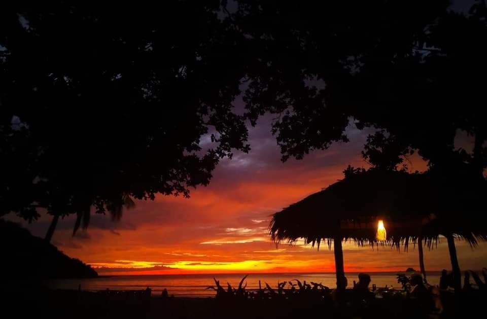 Playa Paraiso Nagtabon Beach Bacungan Exterior foto